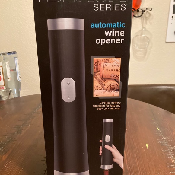 Automatic Wine Bottle Opener - Picture 3 of 13